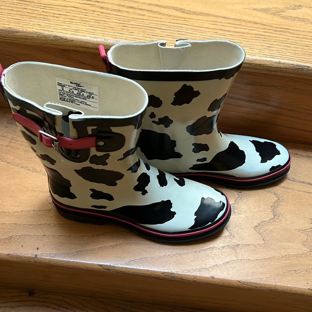 Cow print rain boots!